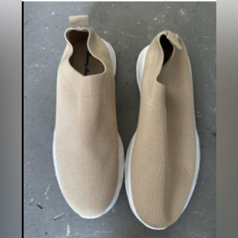 Tommy Bahama Tan Slip-On Sneakers 8.5